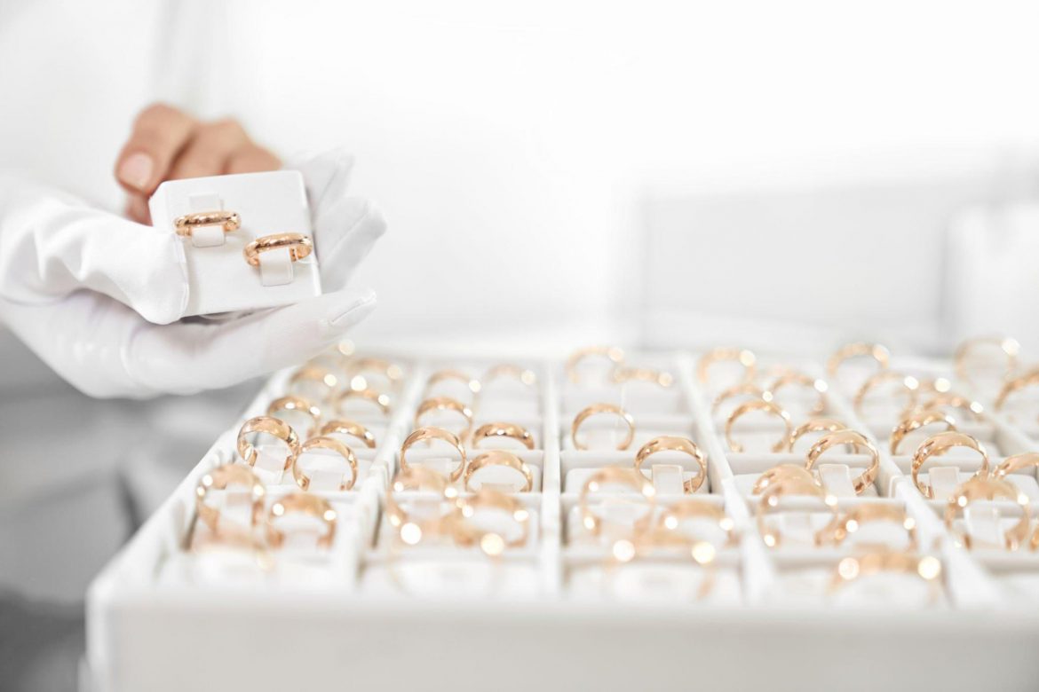 How a Jeweler Will Help You Pick the Right Ring