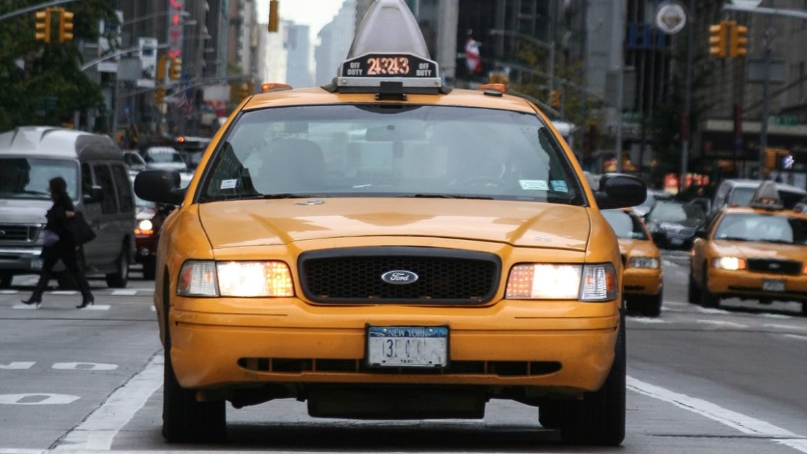 How Much Is a Taxi From Heathrow to Central London