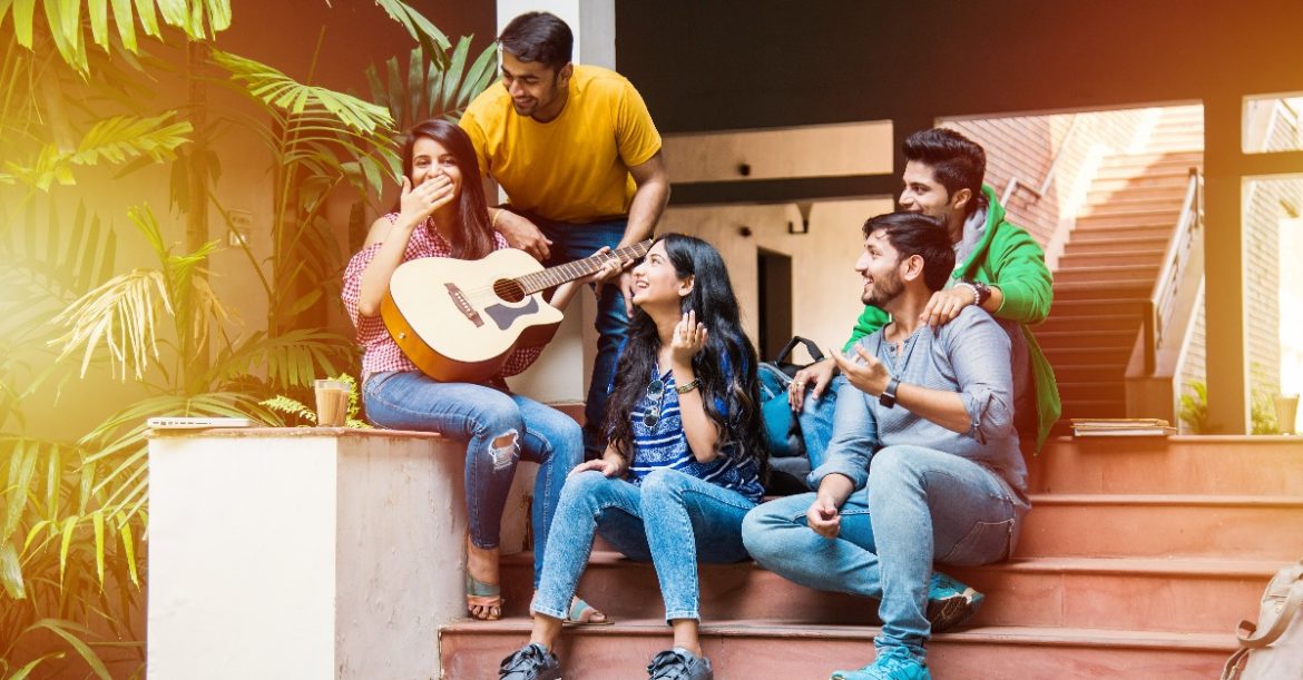 The Advantages of Group Singing Versus Solo Singing